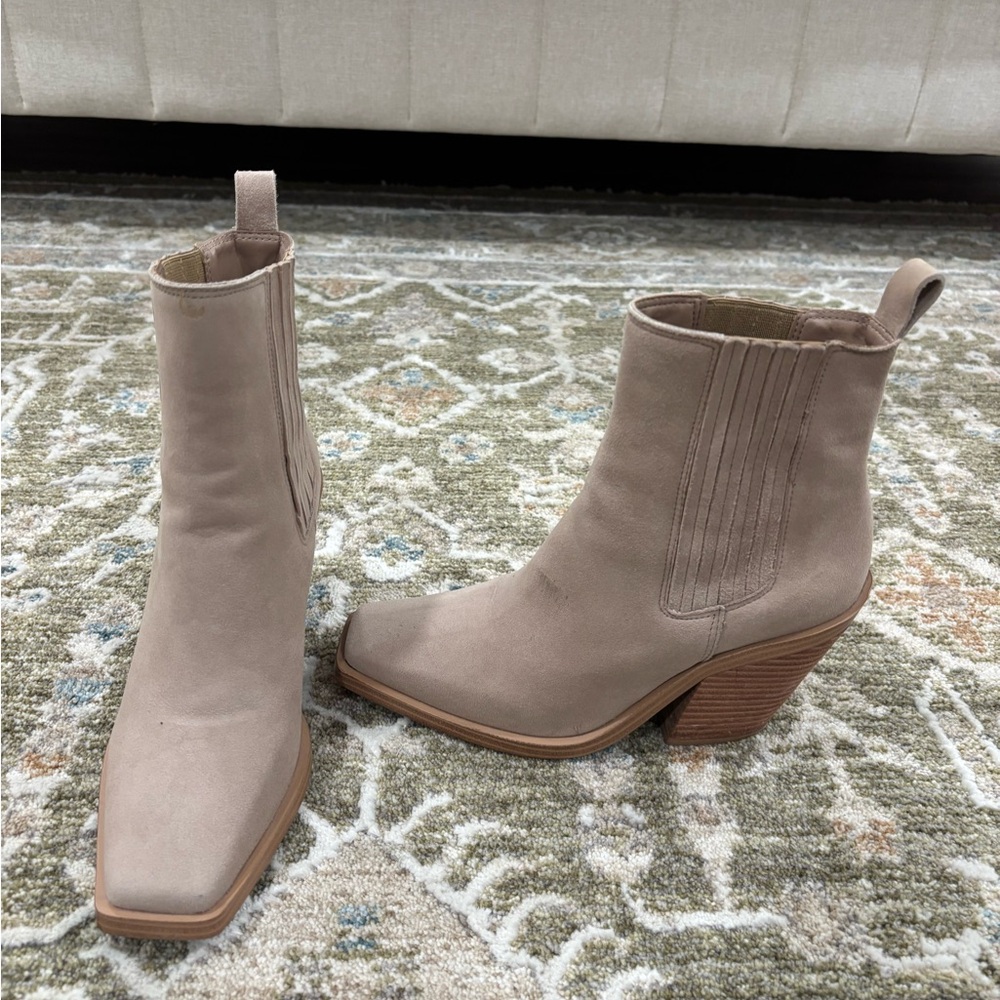 Vince Camuto Tan Leather Oxfords